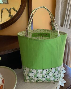 quilted tote bag with happy frogs